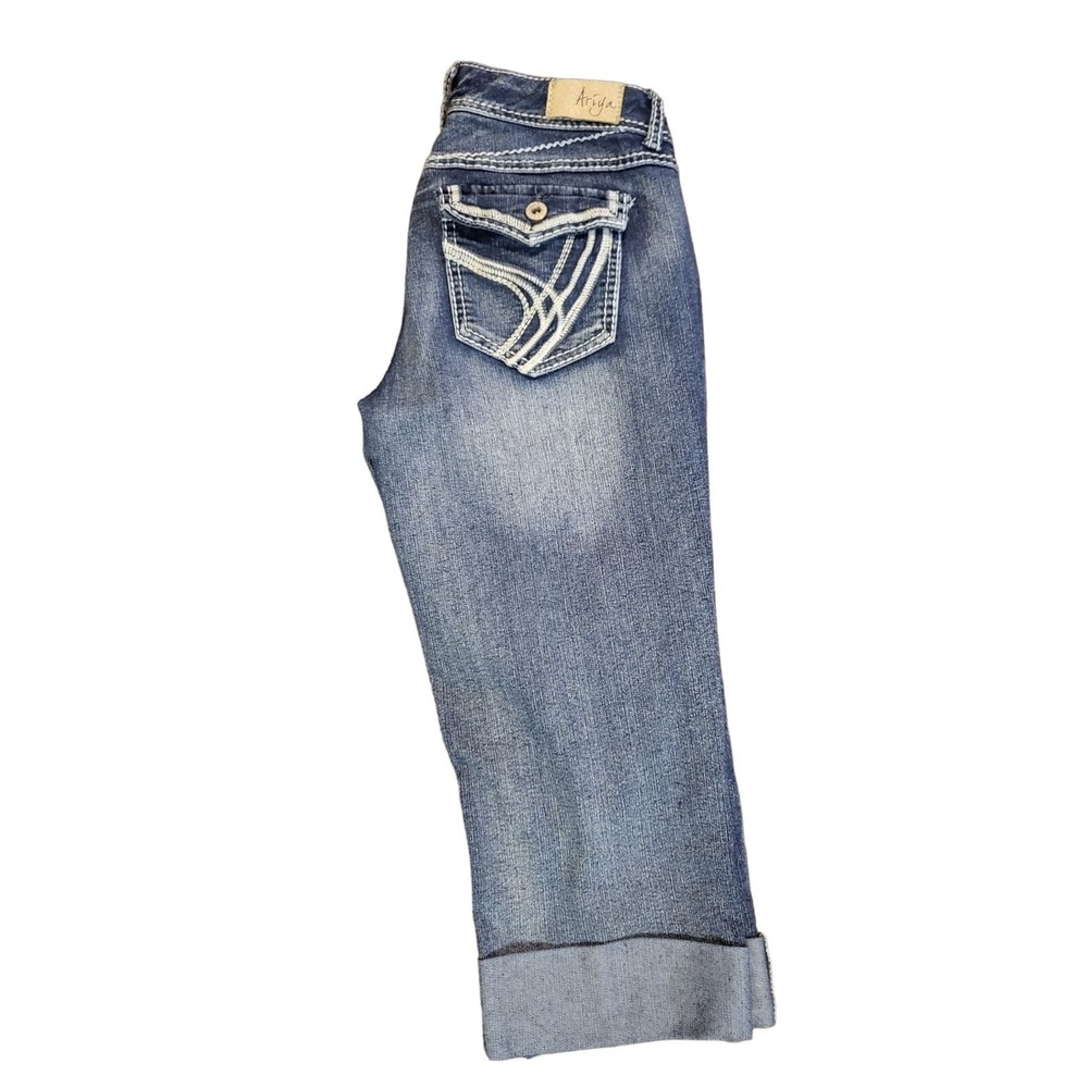 Ariya Blue Denim Sz‎ 7 / 8 Crop Shorts Women